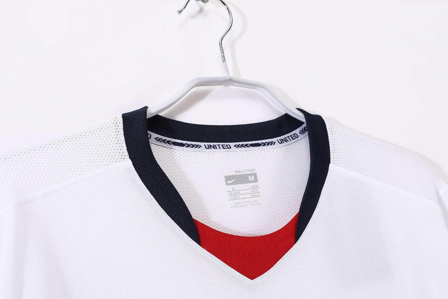 Long-sleeved jersey: 2008/09 Manchester United away Champions League kit