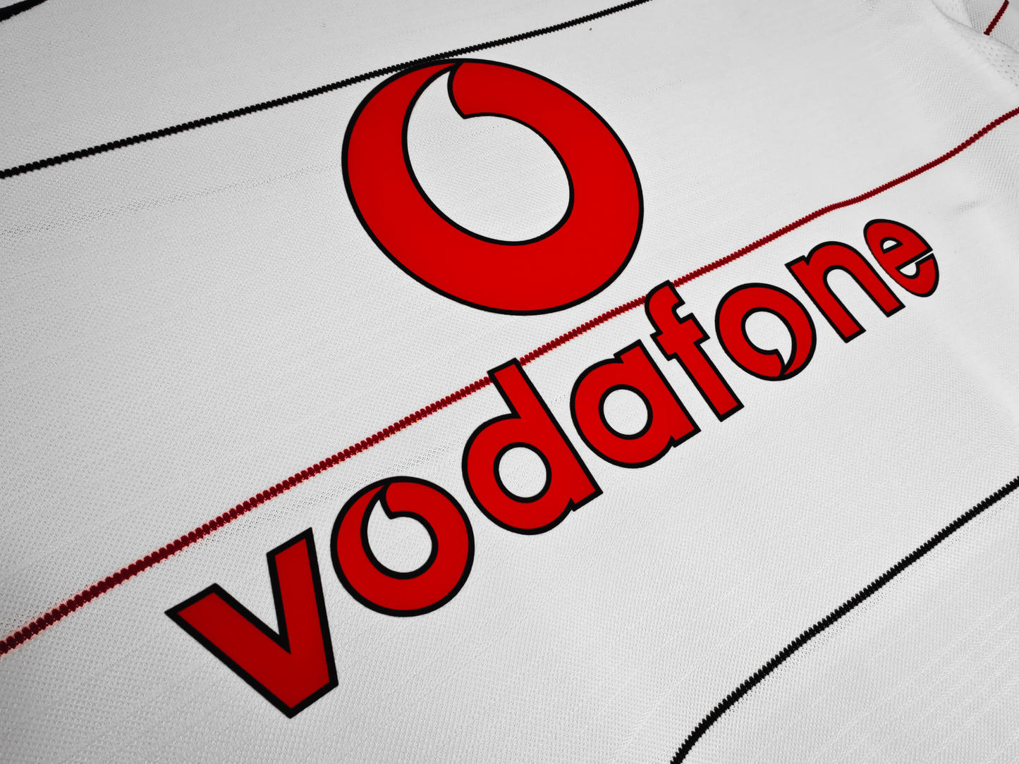 Long-sleeved: 2003/04 Manchester United away kit