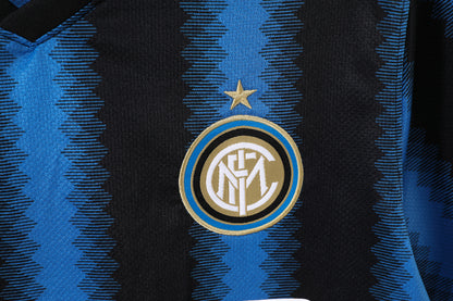2010/11 Season: Inter Home Retro Kit