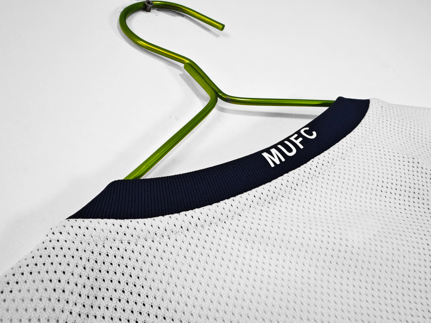 Long-sleeved: 2008/09 Manchester United Away Kit