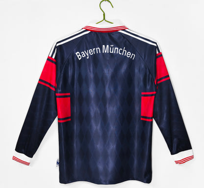 Long-sleeved jersey: 1997/99 season Bayern Munich home kit