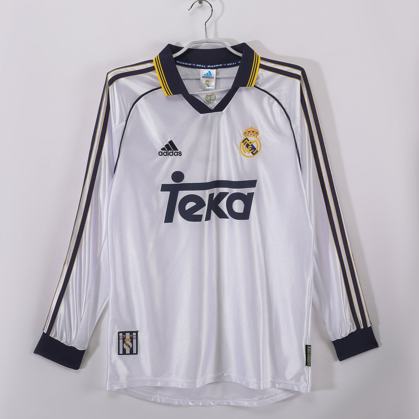 Long-sleeved jersey: 1998/00 season Real Madrid home kit