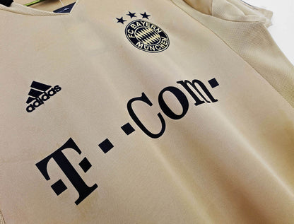 2004/05 Season Bayern Munich Away Retro Kit