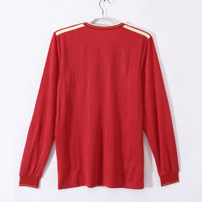 Long-sleeved: Liverpool home kit for the 1986/87 season
