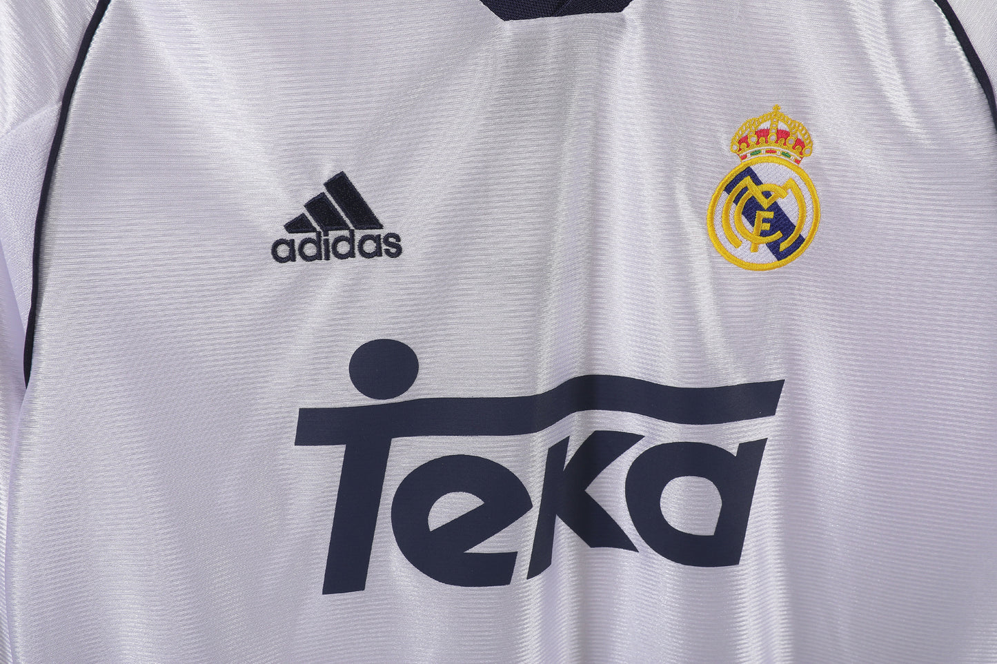Long-sleeved jersey: 1998/00 season Real Madrid home kit