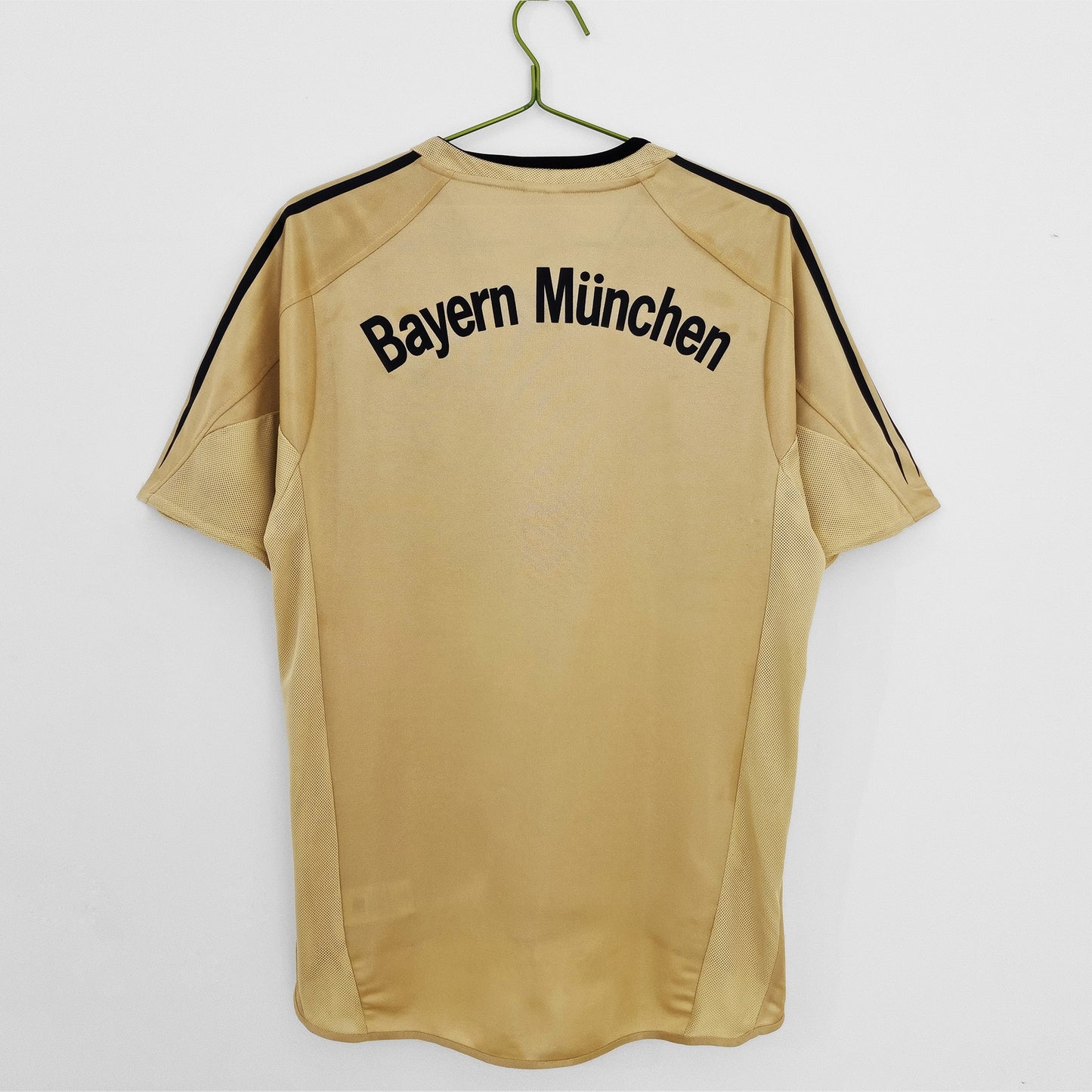 2004/05 Season Bayern Munich Away Retro Kit