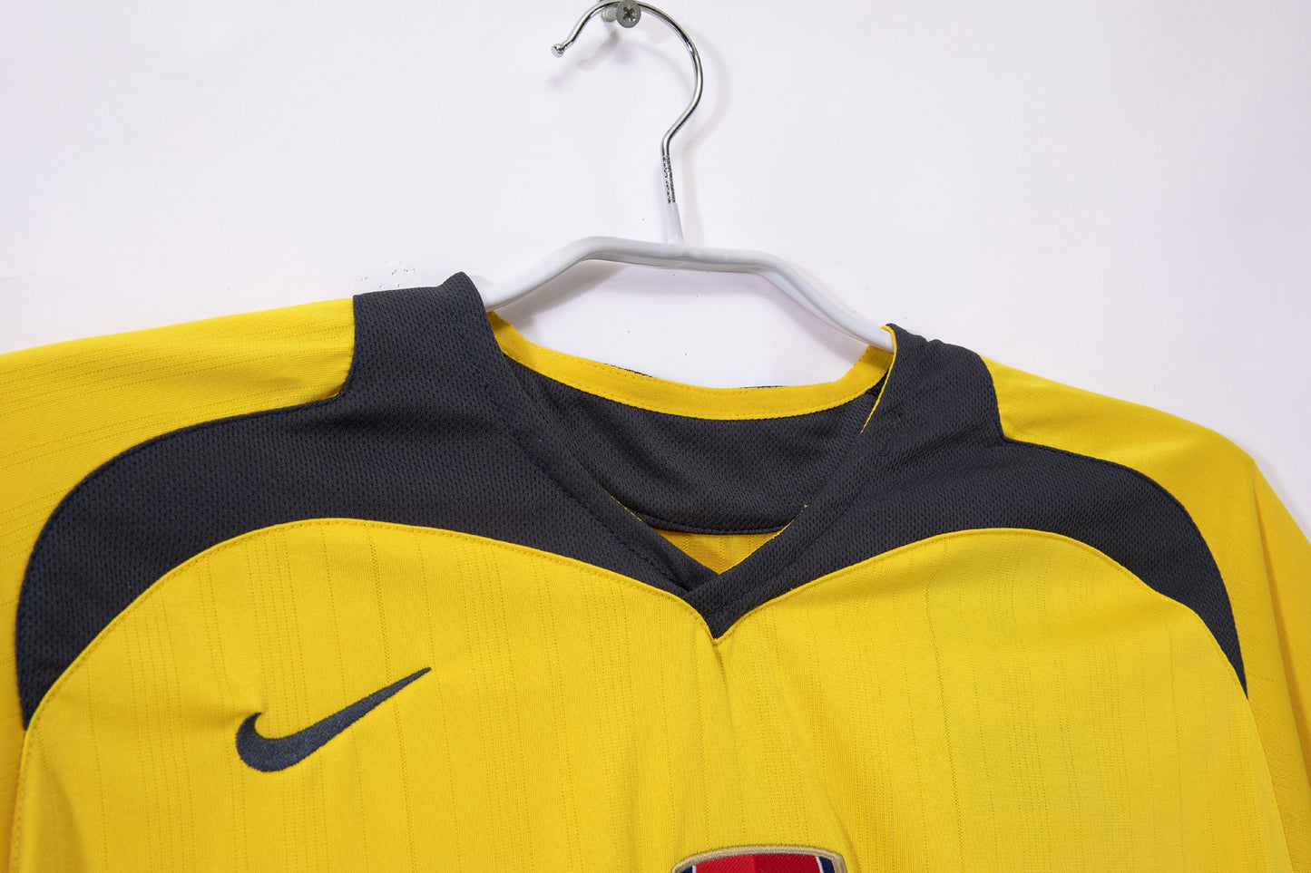 2005/06 Season Arsenal Away Retro Kit