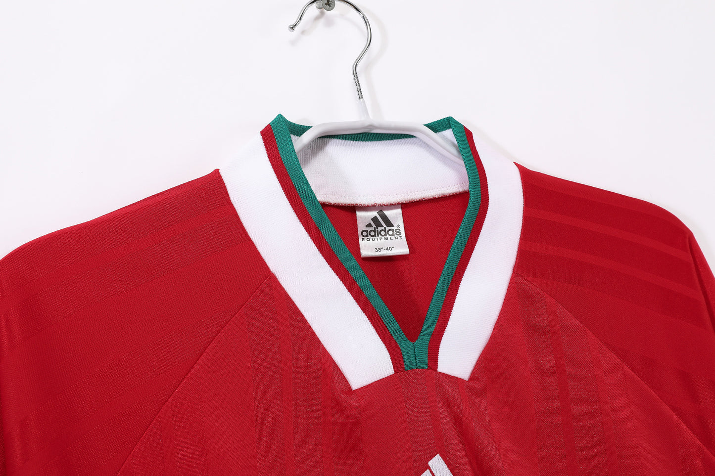 Long-sleeved jersey: 1993/95 season Liverpool home kit