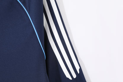 Long-sleeved: 2005/06 season Real Madrid away royal blue