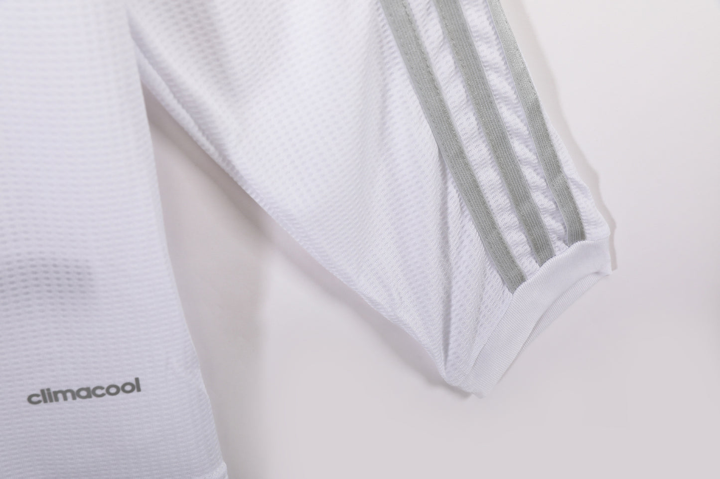 Long-sleeved: 2015/16 Real Madrid Home Jersey