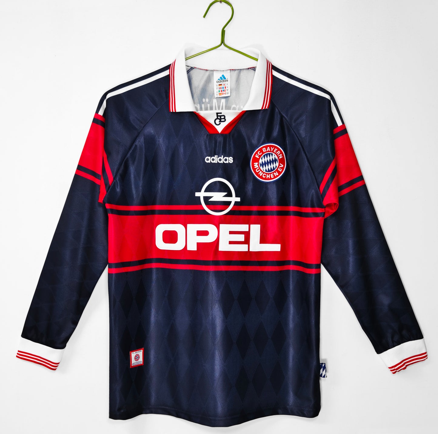 Long-sleeved jersey: 1997/99 season Bayern Munich home kit