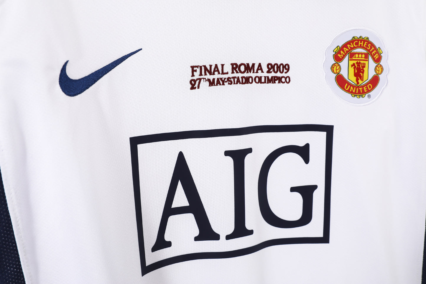 Long-sleeved jersey: 2008/09 Manchester United away Champions League kit